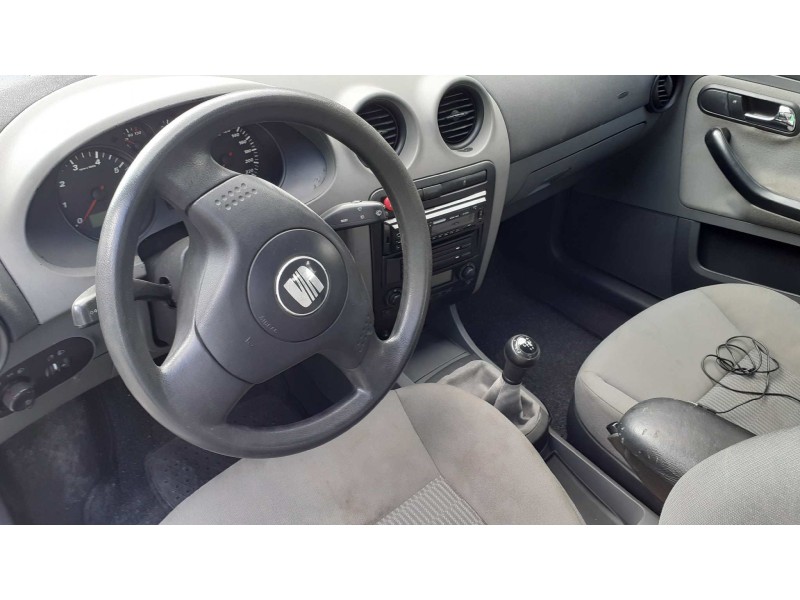 seat ibiza (6l1) del año 2003