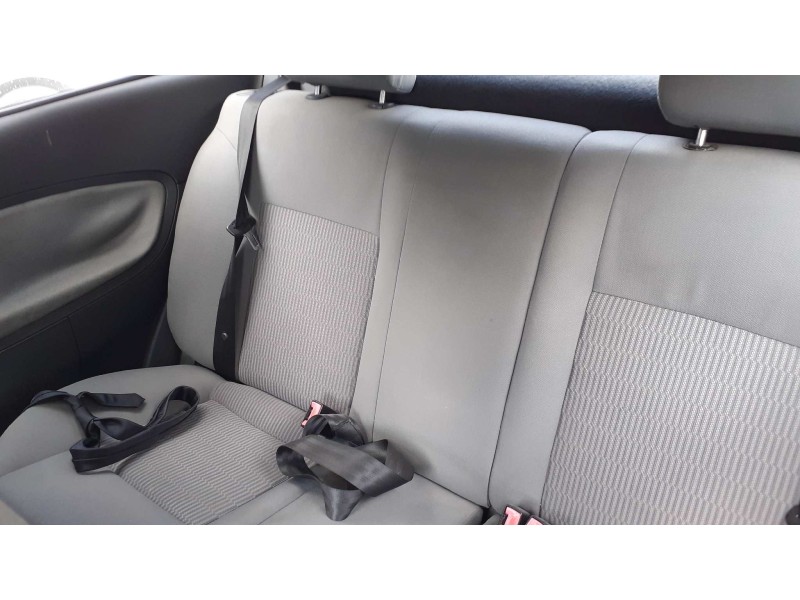 seat ibiza (6l1) del año 2003