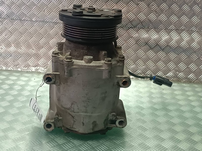 Recambio de compresor aire acondicionado para ford focus berlina (cak) trend referencia OEM IAM 8FK351113811  BEHR HELLA