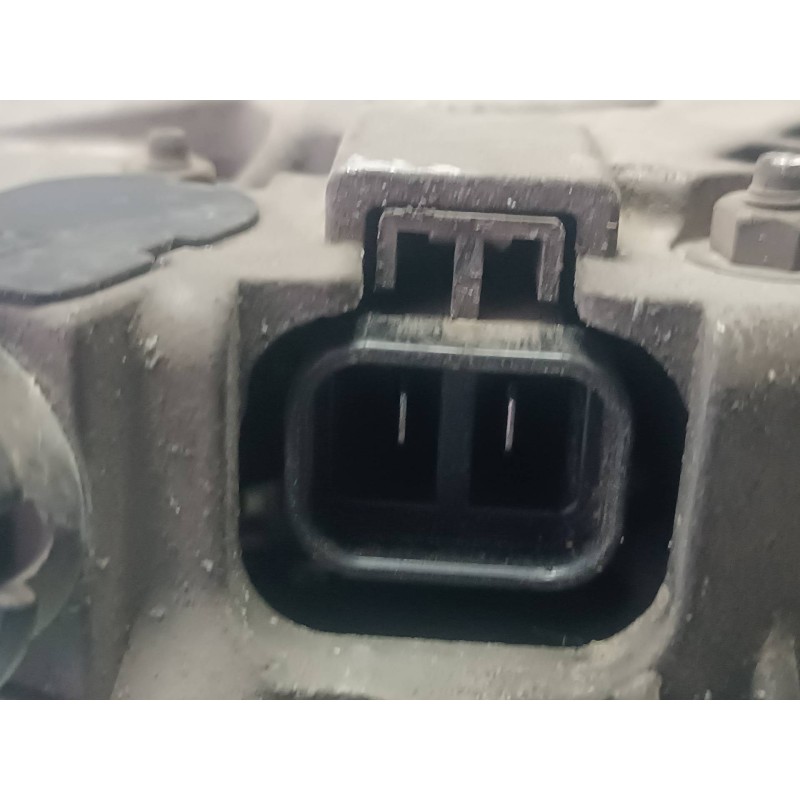 Recambio de alternador para nissan almera tino (v10m) básico referencia OEM IAM 23100BN300 CONECTOR 2 PINES 100A