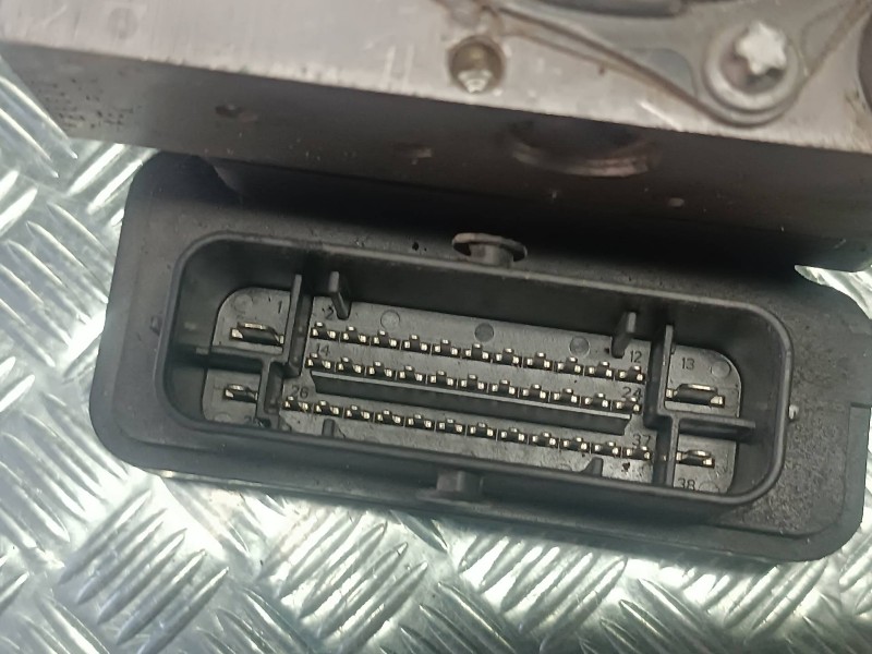 Recambio de abs para dacia duster ambiance 4x2 referencia OEM IAM 476606201R 0265259676 BOSCH