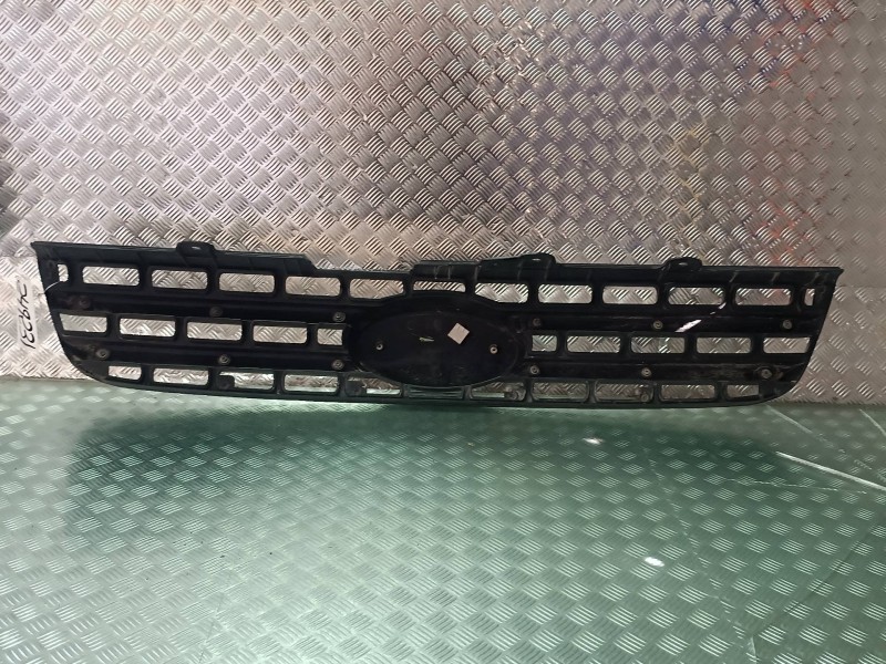 Recambio de rejilla paragolpes delantero para kia carens 2.0 crdi ex monovolumen referencia OEM IAM   