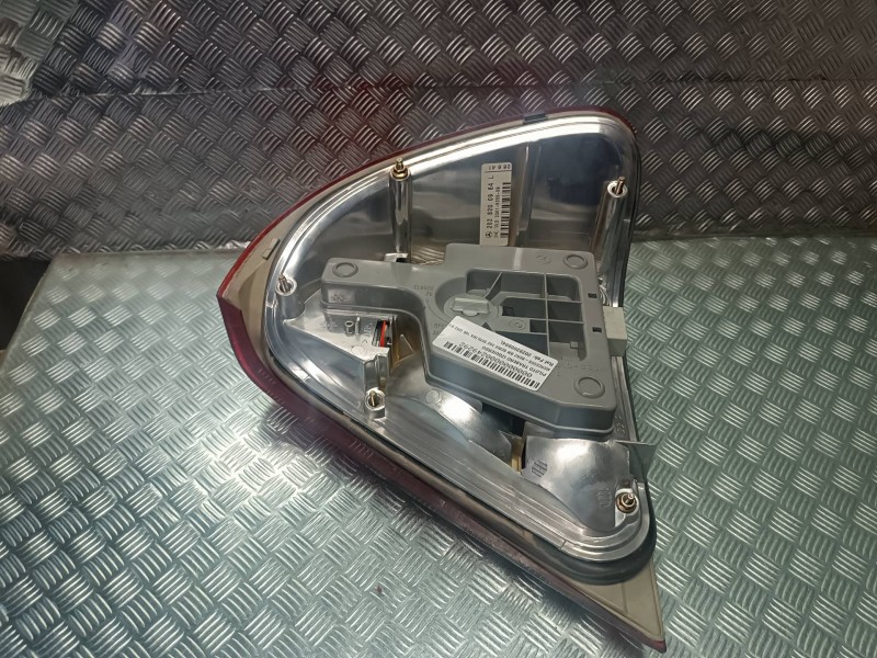 Recambio de piloto trasero izquierdo para mercedes-benz clase c (w202) berlina 180 (202.018) referencia OEM IAM 2028200964L  