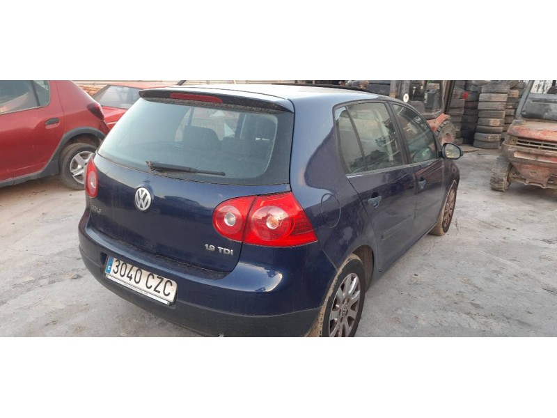 volkswagen golf v berlina (1k1) del año 2004