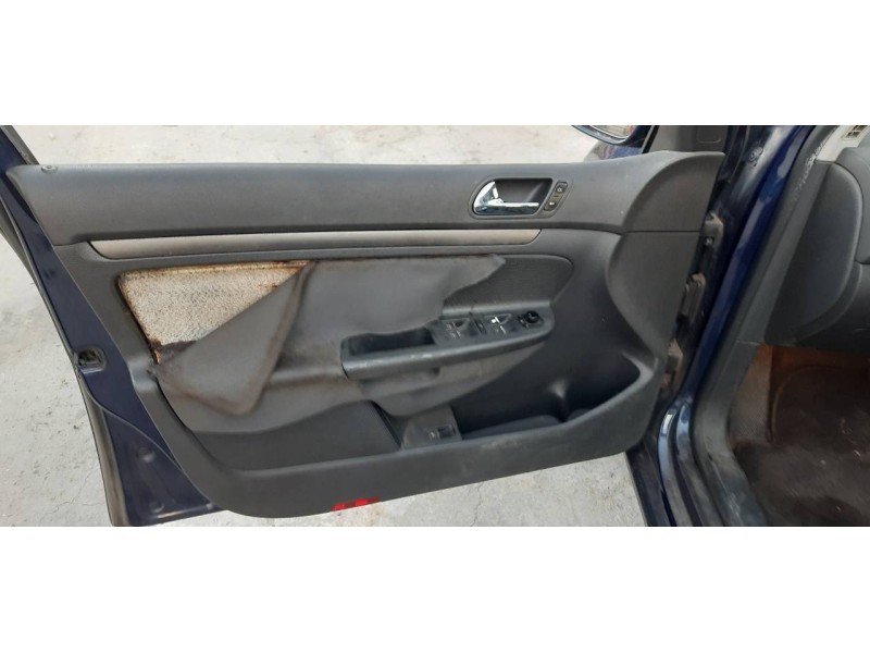 volkswagen golf v berlina (1k1) del año 2004