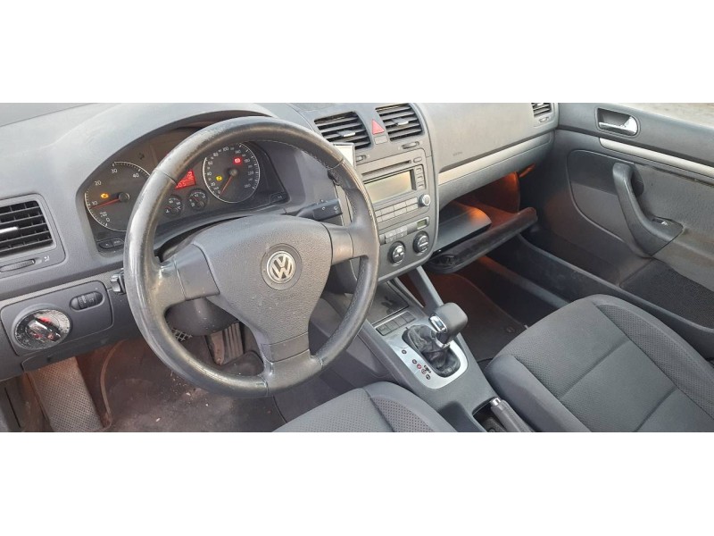 volkswagen golf v berlina (1k1) del año 2004