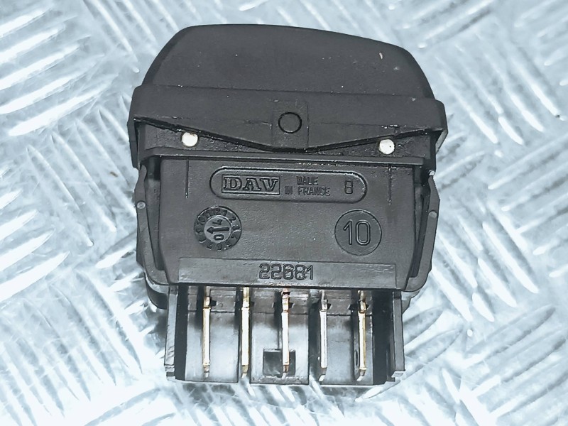 Recambio de mando elevalunas delantero izquierdo para citroen xsara picasso referencia OEM IAM 22681  CONECTOR 5 PINES