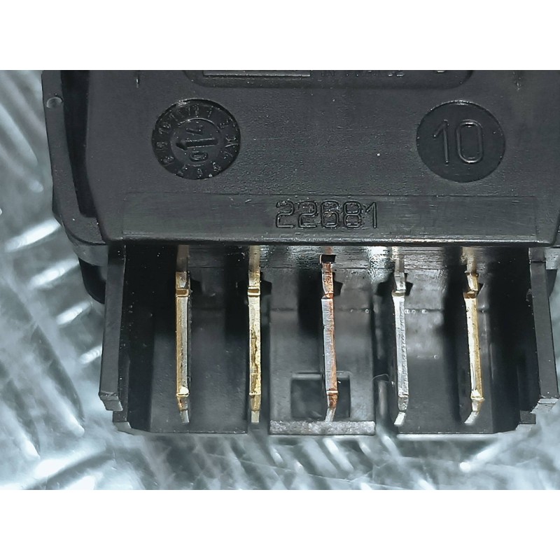 Recambio de mando elevalunas delantero izquierdo para citroen xsara picasso referencia OEM IAM 22681  CONECTOR 5 PINES