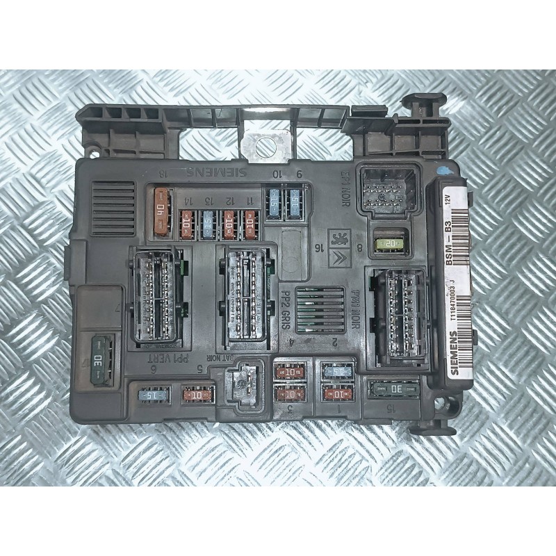 Recambio de caja reles / fusibles para citroen xsara picasso referencia OEM IAM 9643498880 BSM B3 SIEMENS