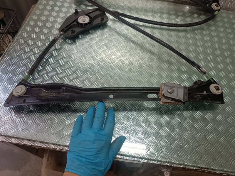 Recambio de elevalunas delantero derecho para volkswagen golf v berlina (1k1) highline referencia OEM IAM 994856105 118133 ELECT