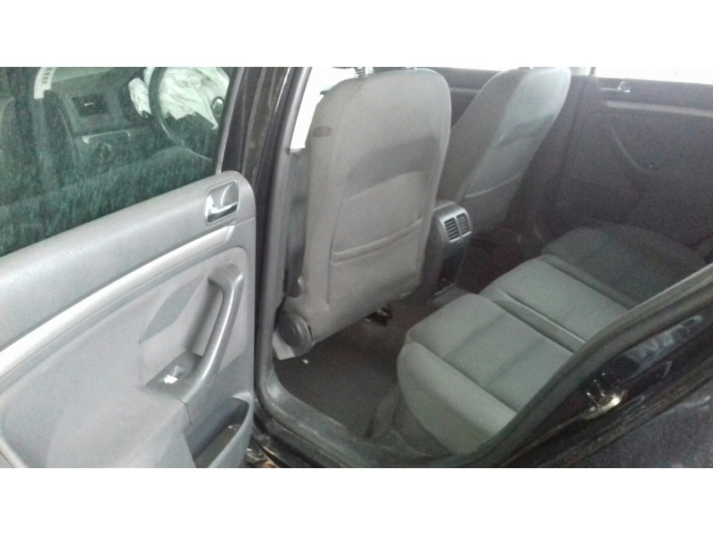 volkswagen golf v berlina (1k1) del año 2004