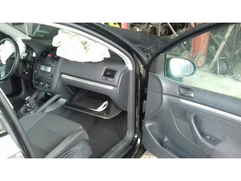 volkswagen golf v berlina (1k1) del año 2004