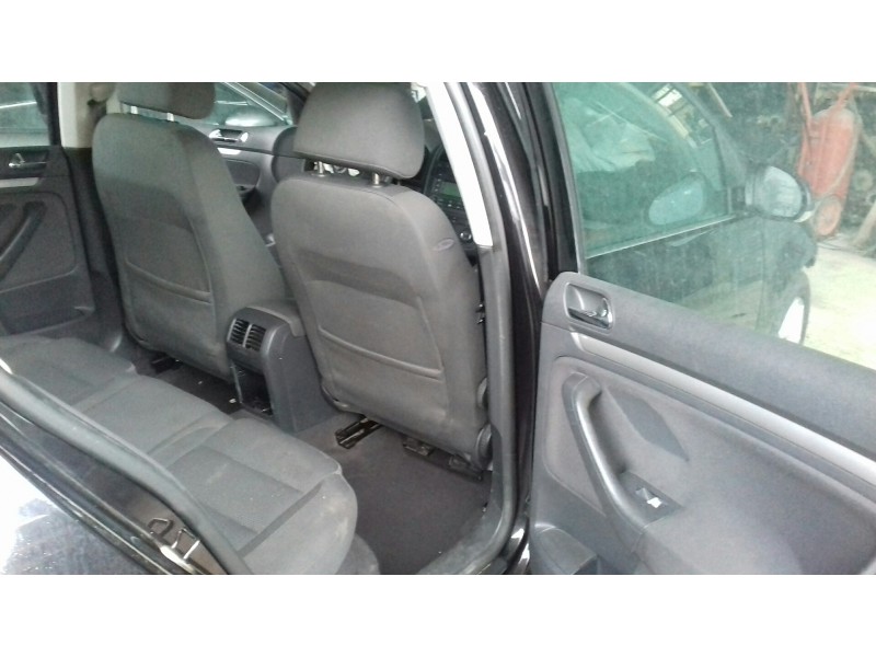 volkswagen golf v berlina (1k1) del año 2004