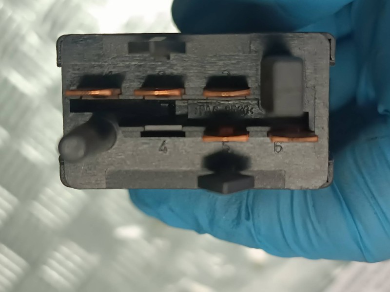 Recambio de interruptor para volkswagen polo berlina (6n2) conceptline referencia OEM IAM 6K0959561B  LUNA TERMICA