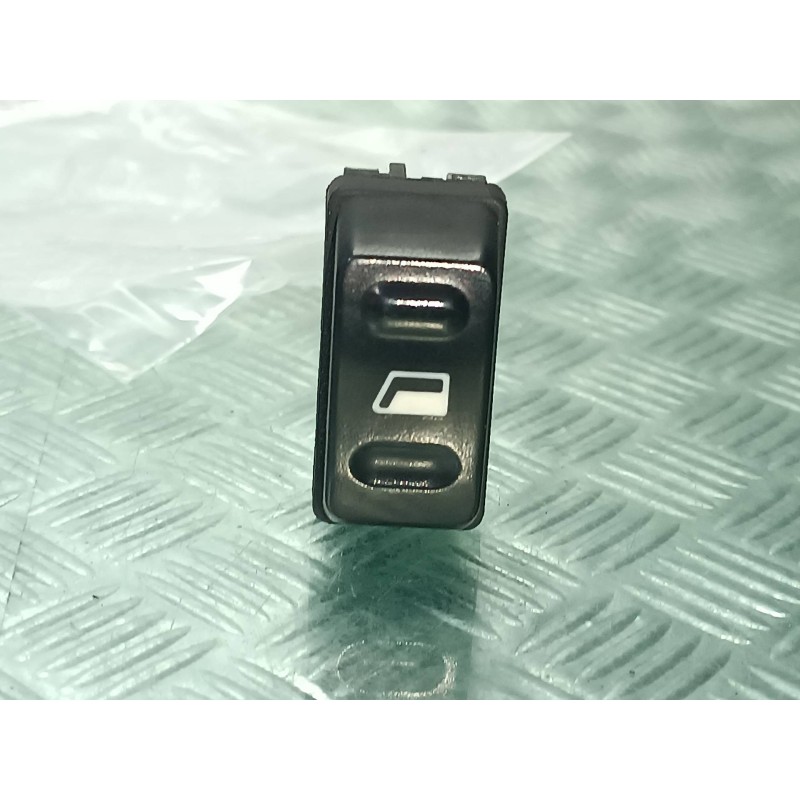 Recambio de mando elevalunas delantero derecho para citroen xsara picasso referencia OEM IAM 22681  CONECTOR 5 PINES