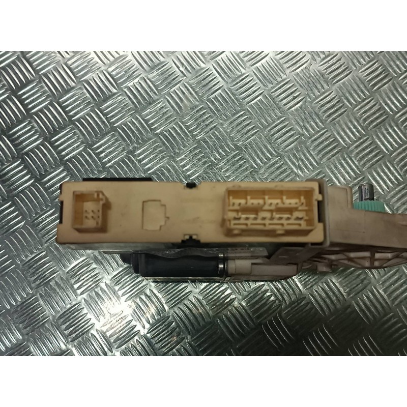 Recambio de motor elevalunas delantero derecho para citroen c4 berlina collection referencia OEM IAM 997831101 996388102 7746004