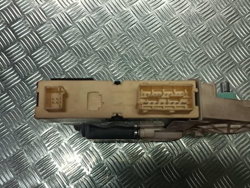 Recambio de motor elevalunas delantero derecho para citroen c4 berlina collection referencia OEM IAM 997831101 996388102 7746004