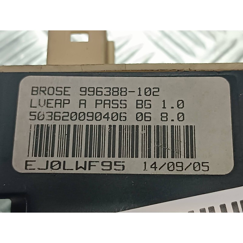 Recambio de motor elevalunas delantero derecho para citroen c4 berlina collection referencia OEM IAM 997831101 996388102 7746004