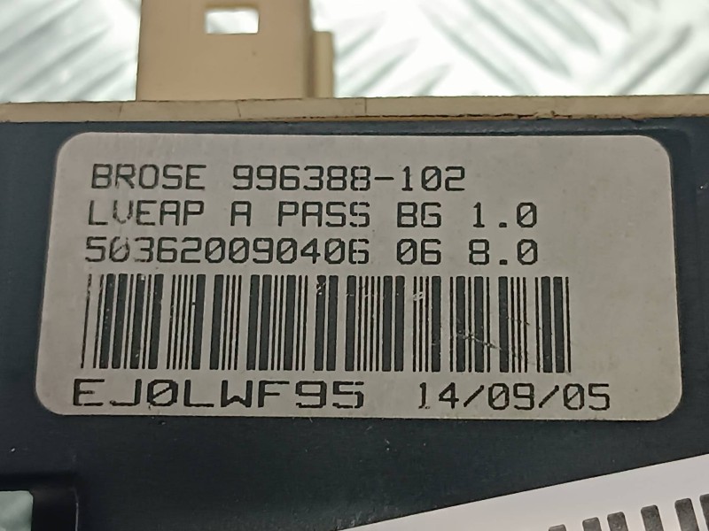 Recambio de motor elevalunas delantero derecho para citroen c4 berlina collection referencia OEM IAM 997831101 996388102 7746004