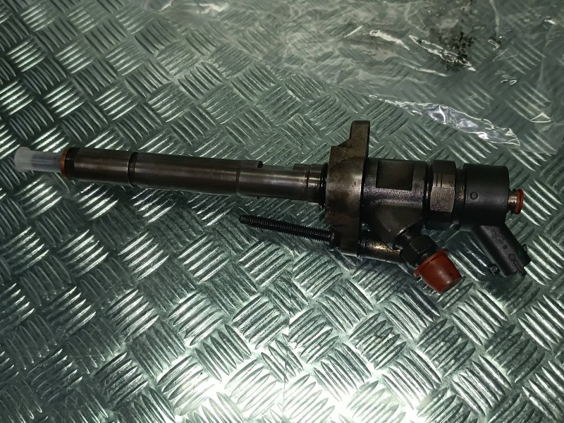 Recambio de inyector para citroen c4 berlina collection referencia OEM IAM 606680  CONECTOR 2 PINES