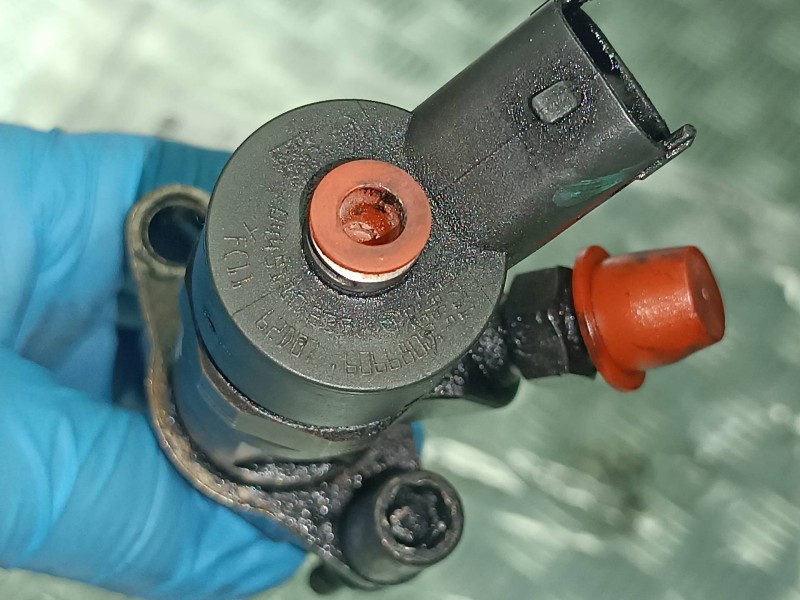 Recambio de inyector para citroen c4 berlina collection referencia OEM IAM 606680  CONECTOR 2 PINES