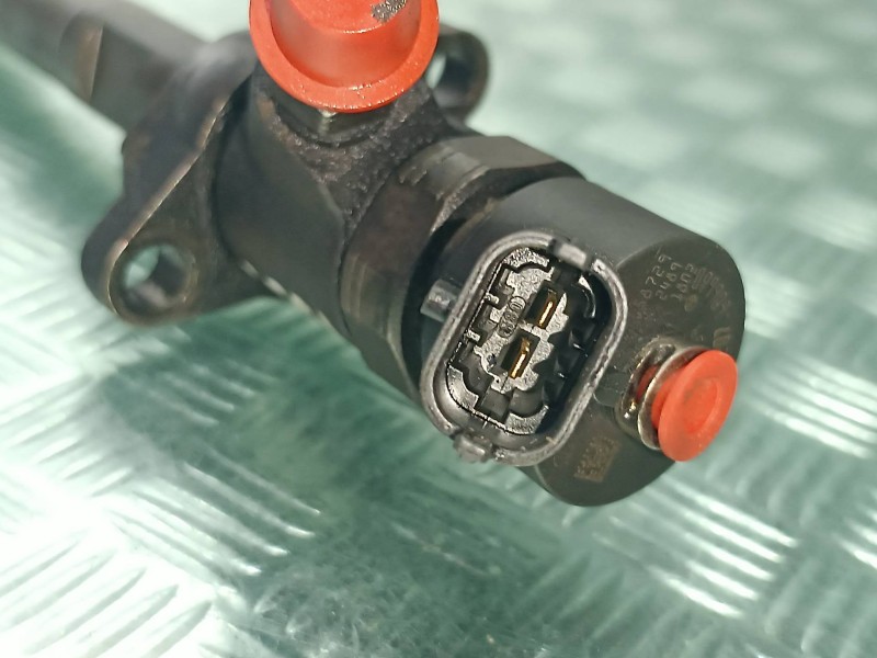 Recambio de inyector para citroen c4 berlina collection referencia OEM IAM 606680  CONECTOR 2 PINES