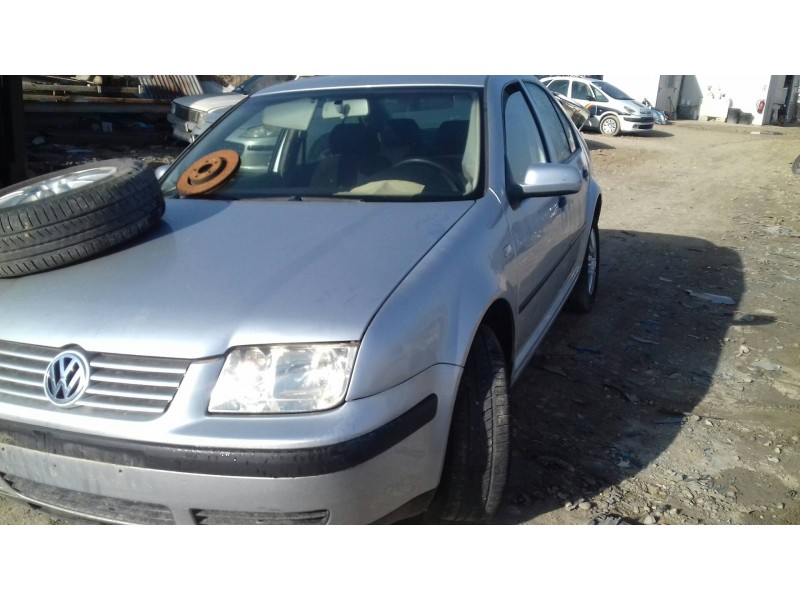 volkswagen bora berlina (1j2) del año 2005