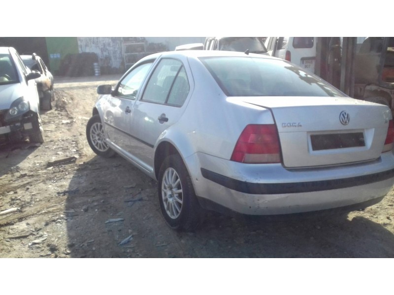 volkswagen bora berlina (1j2) del año 2005