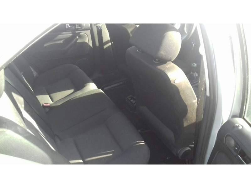 volkswagen bora berlina (1j2) del año 2005