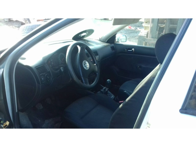 volkswagen bora berlina (1j2) del año 2005