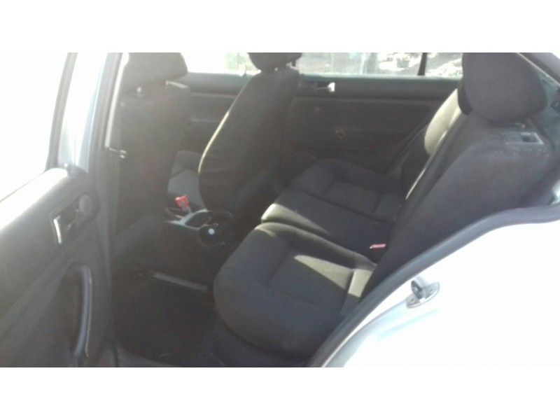 volkswagen bora berlina (1j2) del año 2005