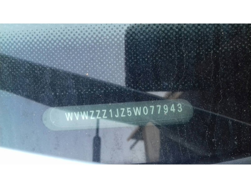 volkswagen bora berlina (1j2) del año 2005