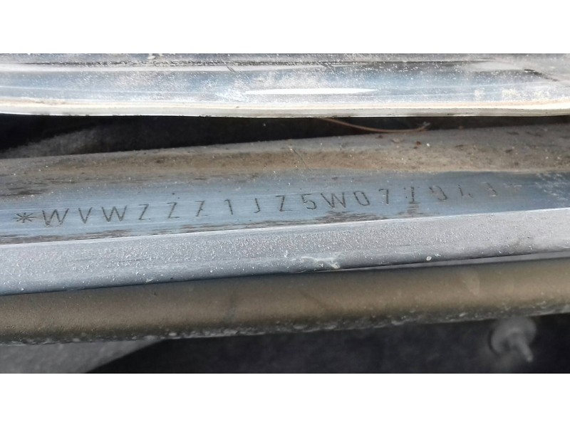 volkswagen bora berlina (1j2) del año 2005