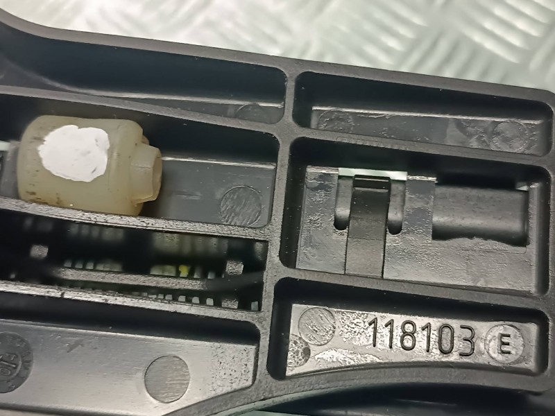 Recambio de elevalunas trasero izquierdo para volkswagen golf v berlina (1k1) highline referencia OEM IAM 94857105 1181007C ELEC