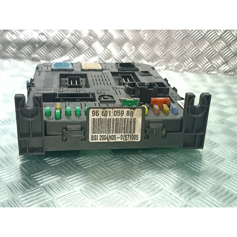 Recambio de caja reles / fusibles para citroen c4 berlina collection referencia OEM IAM 9660105980 BSI 2004H05 JOHNSON CONTROLS