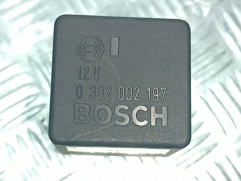 Recambio de rele para mercedes-benz clase c (w202) berlina 180 (202.018) referencia OEM IAM 0332002197  BOSCH