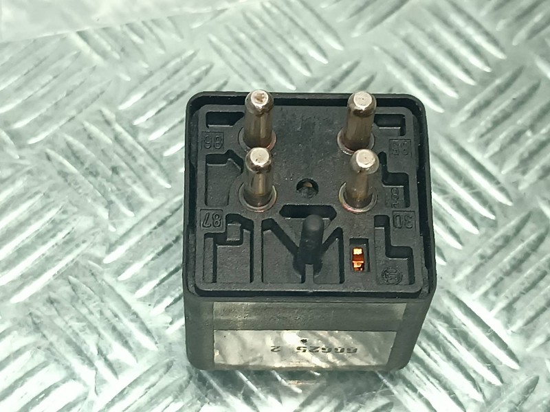 Recambio de rele para mercedes-benz clase c (w202) berlina 180 (202.018) referencia OEM IAM 0332002197  BOSCH
