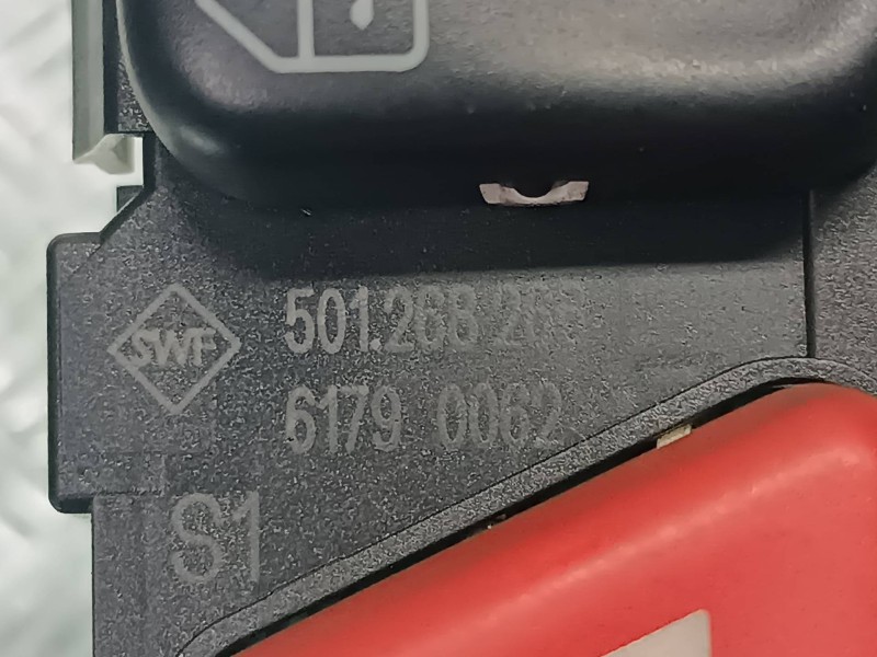 Recambio de warning para mercedes-benz clase c (w202) berlina 180 (202.018) referencia OEM IAM 2028207810 501268266 61790062