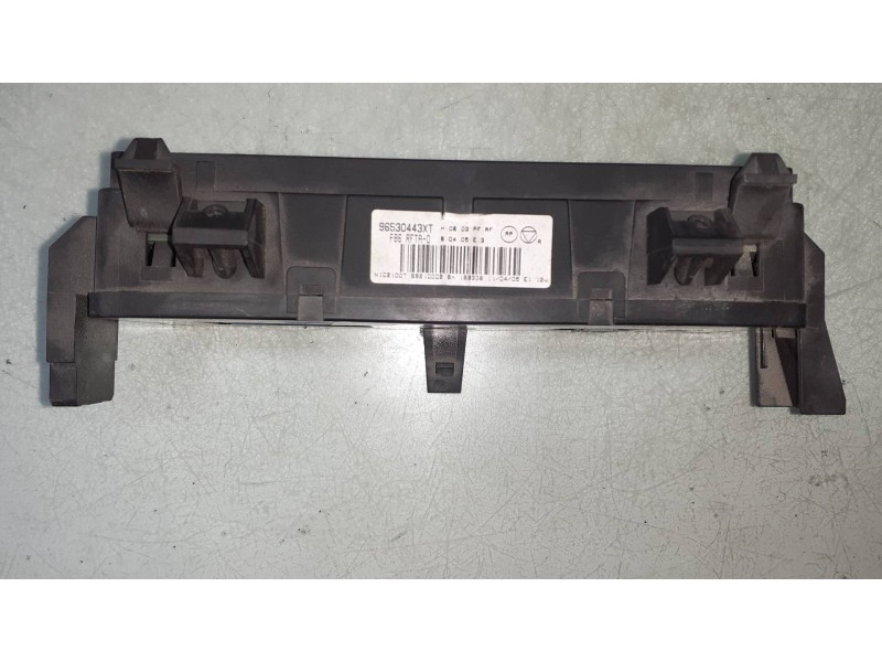 Recambio de mando climatizador para peugeot 1007 urban referencia OEM IAM 96530443XT  69210002