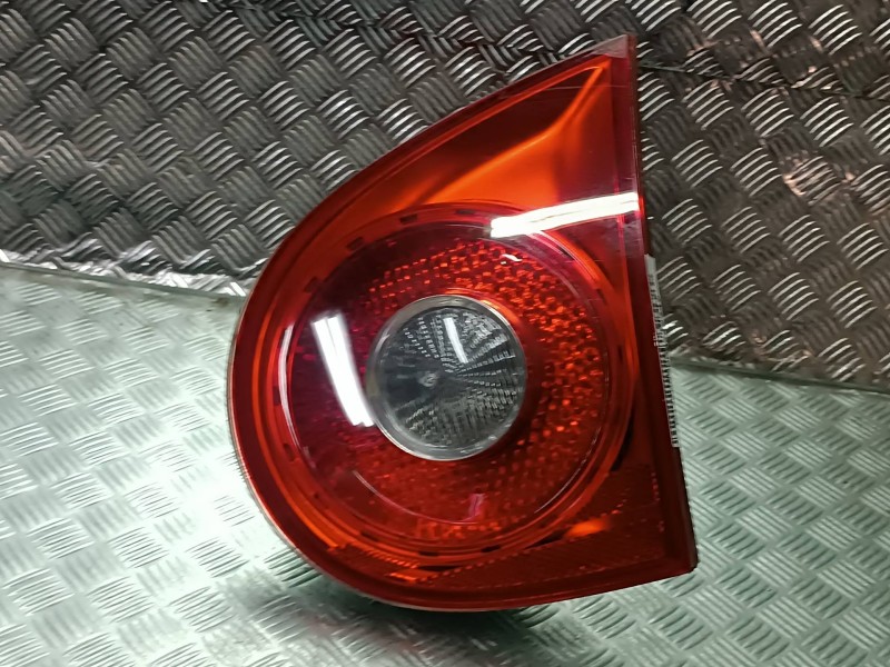 Recambio de piloto trasero derecho interior para volkswagen golf v berlina (1k1) highline referencia OEM IAM 1K6945094E 02850020