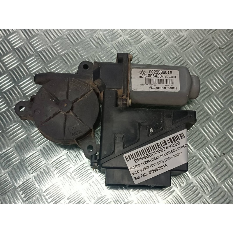 Recambio de motor elevalunas delantero derecho para volkswagen polo (9n1) referencia OEM IAM 602959801A 400642D 