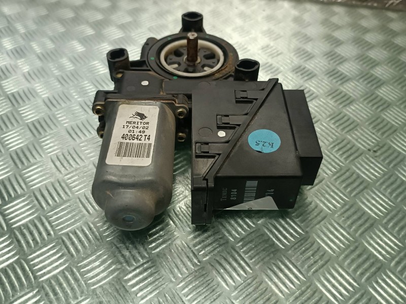 Recambio de motor elevalunas delantero derecho para volkswagen polo (9n1) referencia OEM IAM 602959801A 400642D 