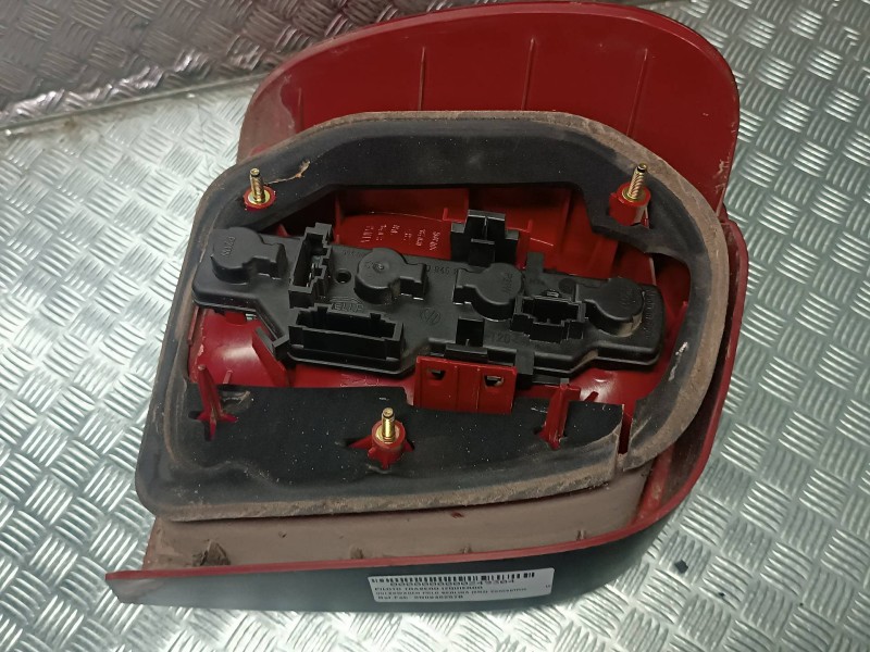 Recambio de piloto trasero izquierdo para volkswagen polo berlina (6n2) conceptline referencia OEM IAM 6N0945257B  HELLA