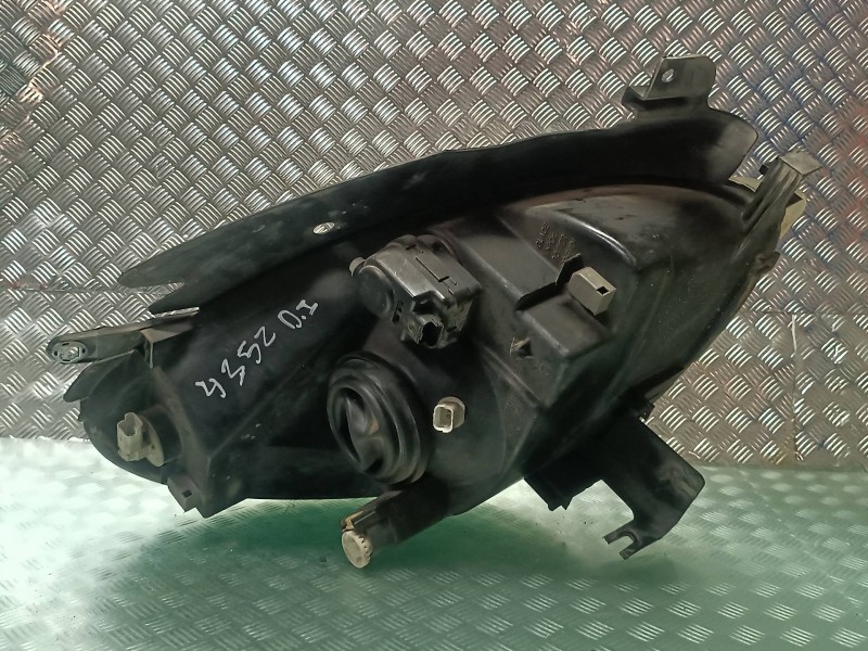 Recambio de faro izquierdo para citroen xsara picasso 2.0 hdi referencia OEM IAM 9631495180 89300190 VALEO