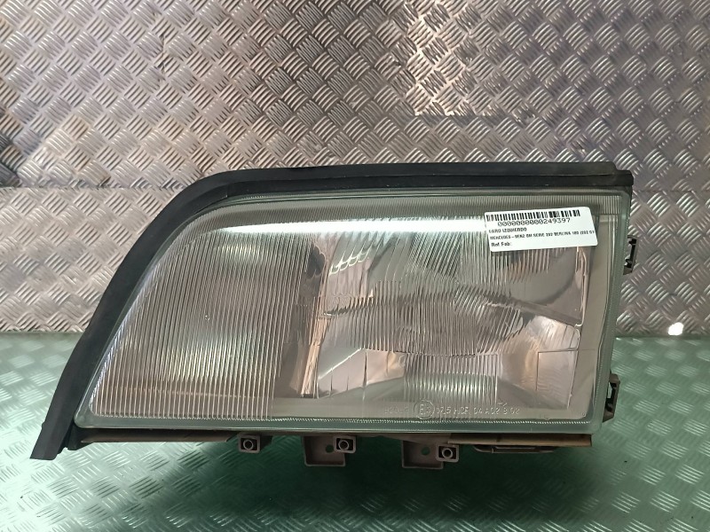 Recambio de faro izquierdo para mercedes-benz clase c (w202) berlina 180 (202.018) referencia OEM IAM   VALEO