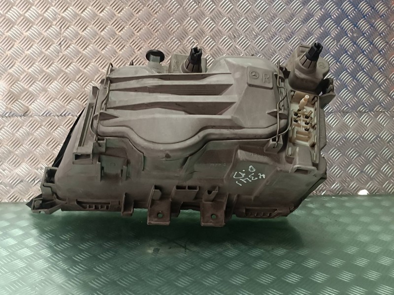 Recambio de faro derecho para mercedes-benz clase c (w202) berlina 180 (202.018) referencia OEM IAM   VALEO