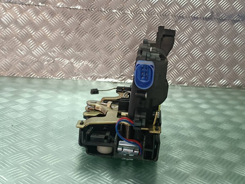Recambio de cerradura puerta trasera derecha para volkswagen bora berlina (1j2) referencia OEM IAM   ELECTRICA
