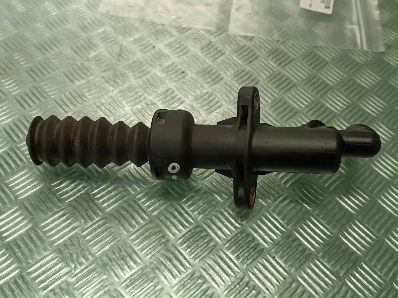 Recambio de bombin embrague para citroen c4 berlina collection referencia OEM IAM   