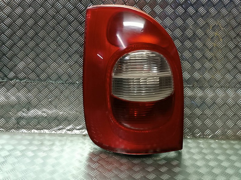 Recambio de piloto trasero izquierdo para citroen xsara picasso 2.0 hdi referencia OEM IAM 9631564080  VALEO