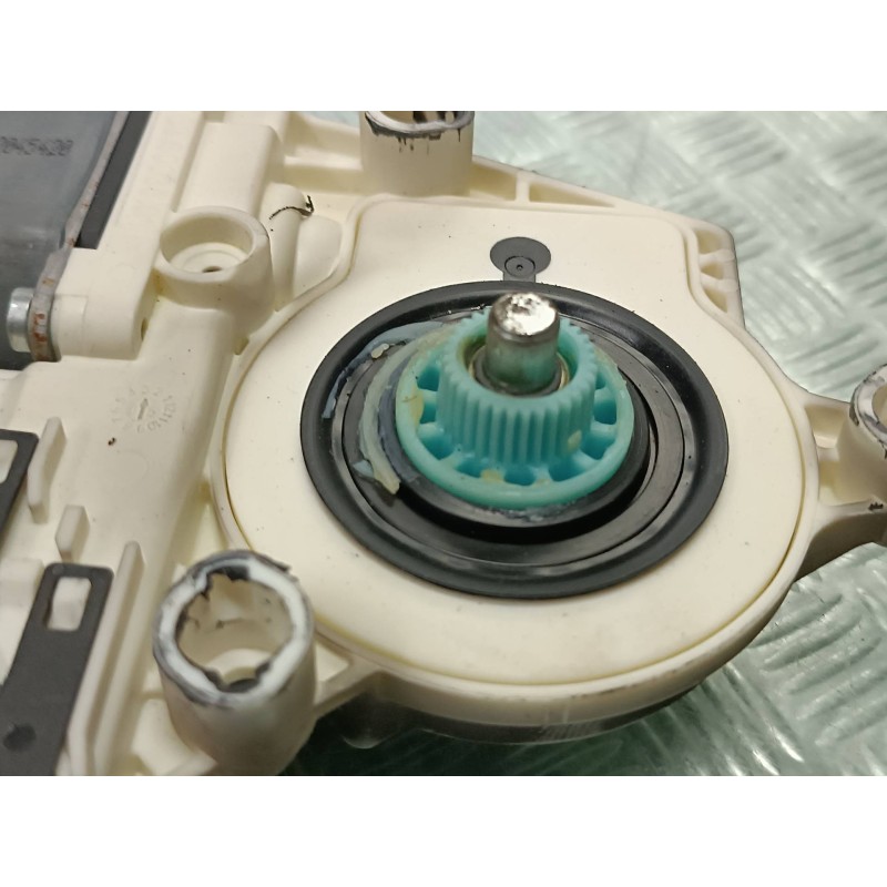 Recambio de motor elevalunas delantero derecho para volkswagen bora berlina (1j2) referencia OEM IAM 1C1959802A 101386103 774601
